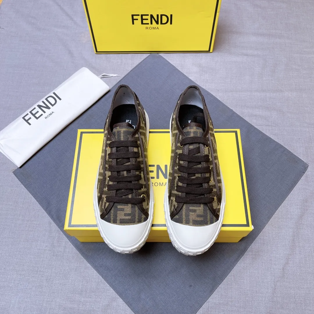 P380 men's shoes 💰Fendǐ Domino sneakers with jacquard FF pattern, embossed FF pattern on the toe, canvas upper, TPU customized outsole Size: 38-45 (customized for 45) No. 018